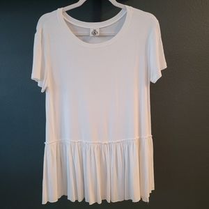 Relaxed Ruffle Tee